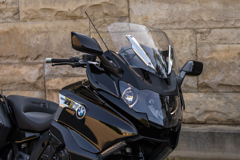 Review: 2018 BMW K 1600 B, a Bagger Loaded with Innovative Features - Women  Riders Now