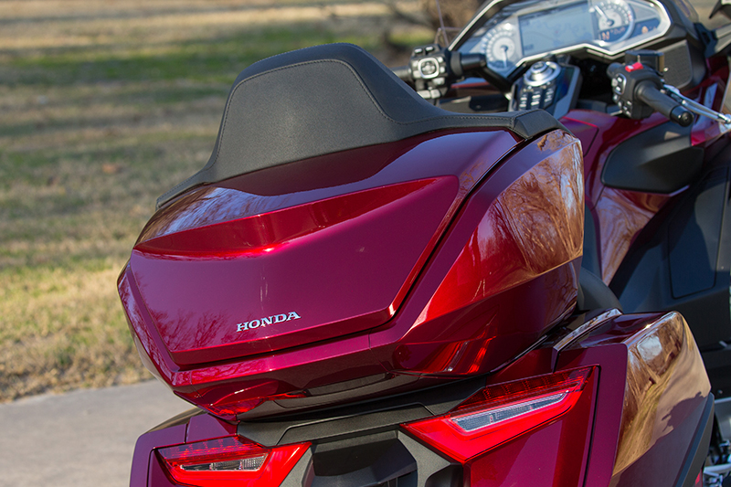 what we love about the new 2018 honda gold wing touring motorcycle top trunk
