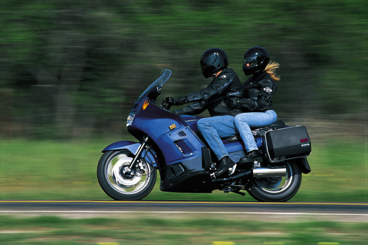 Passenger Friendly: Being an Effective Passenger and Two-Up Rider - Women  Riders Now