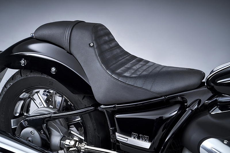 new motorcycle review 2021 BMW R 18 first edition roland sands rsd seat