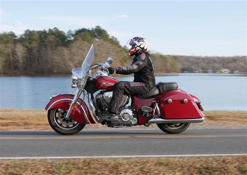 review 2016 2017 indian motorcycle springfield riding posture