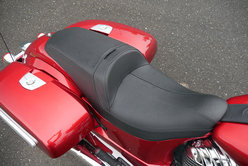 Review: 2019 Indian Motorcycle Chieftain Limited_seat