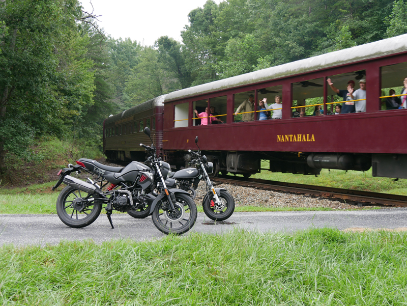 kymco spade 150 and k-pipe 125 small motorcycles big fun train