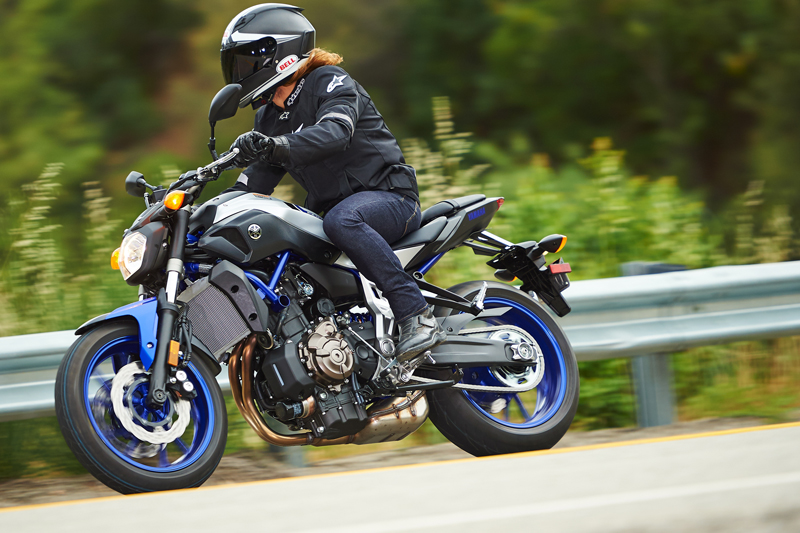 motorcycle review 2015 2016 yamaha fz-07 woman rider