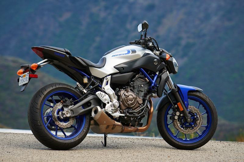 motorcycle review 2015 2016 yamaha fz-07 matte silver