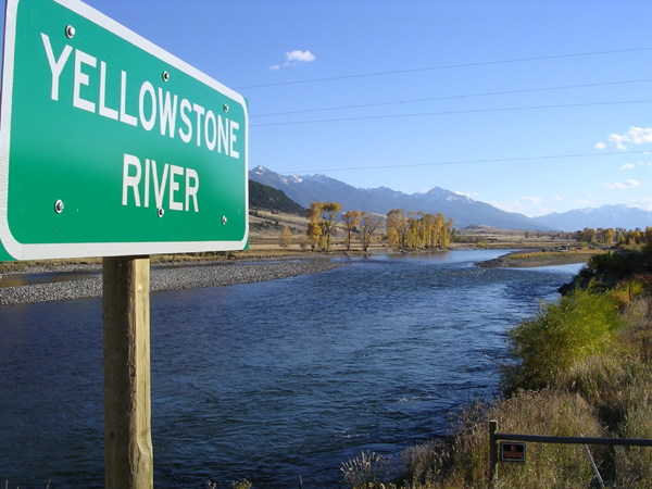 mountains every way you look bridger yellowstone river