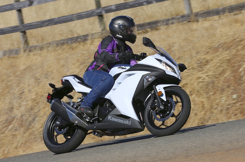 MOTORCYCLE REVIEW: 2013 Kawasaki Ninja 300 - Women Riders Now