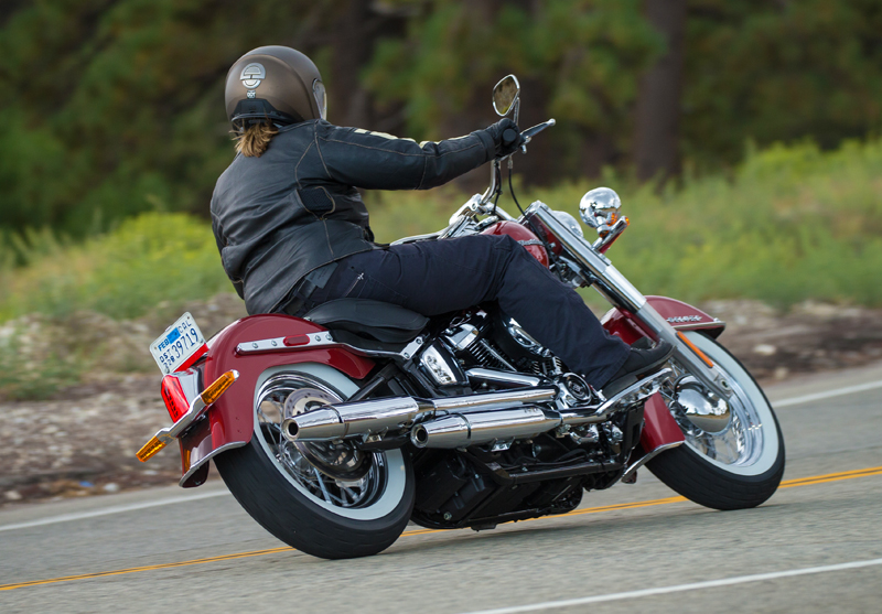 review 2018 harley-davidson softails deluxe floorboards rear