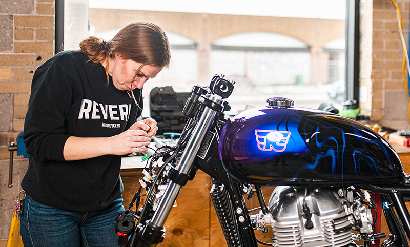 royal_enfield women riders build train race andrea lothrop working