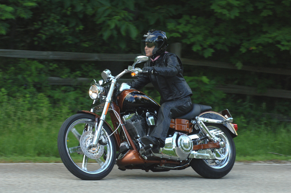 MOTORCYCLE REVIEW: Harley-Davidson CVO Dyna Ultra Classic Electra Glide ...