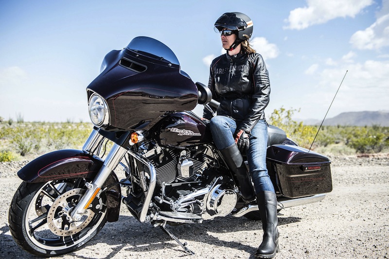 Harley-Davidson Unveils 2014 Makeovers Street Glide Special Dash