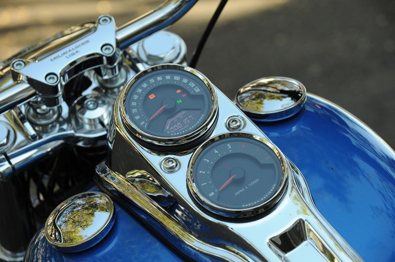 review 2018 harley-davidson softails low rider dash