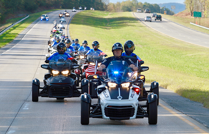 how a ride on a can-am spyder changed one female veterans life road warriors police escort