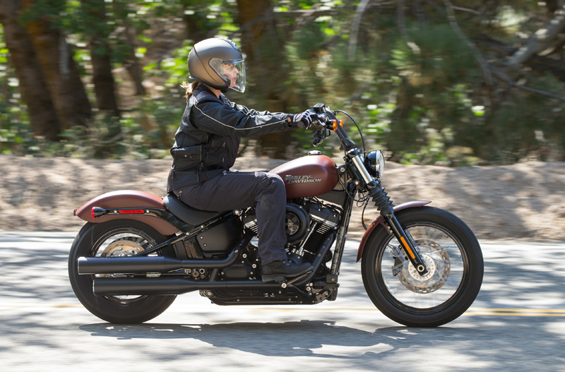 review 2018 harley-davidson softails street bob riding right schuberth m1