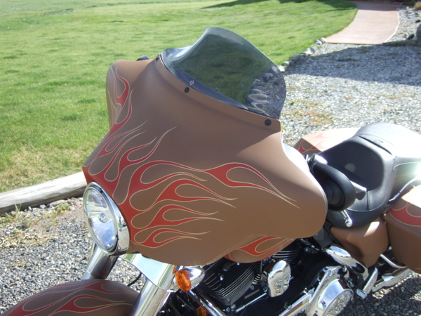 Customizing a Harley-Davidson Street Glide Flare Windshield