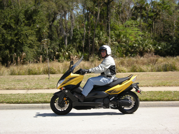 Essai maxi-scooter Yamaha TMax