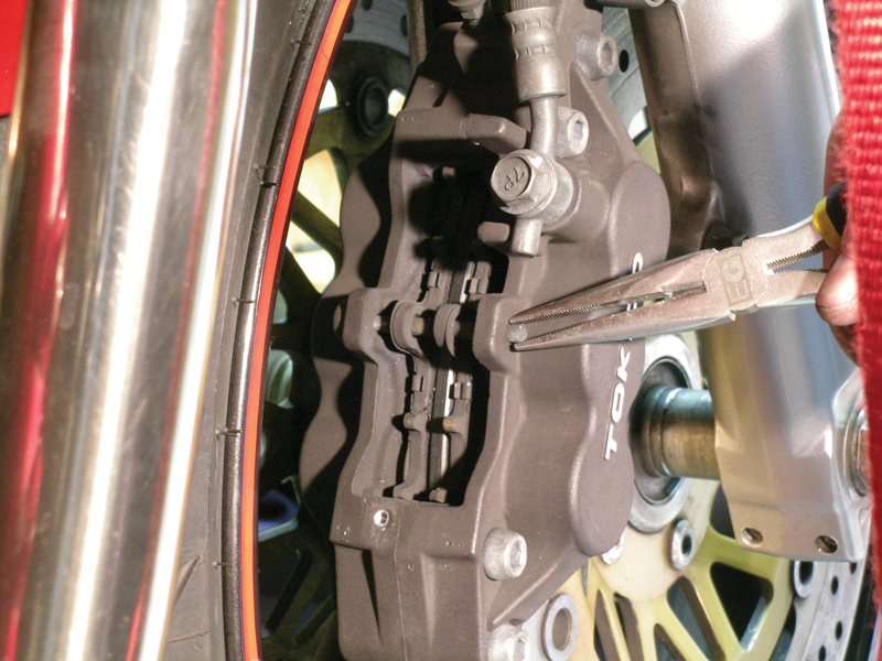 Do_It_Yourself_How_To_Check_Replace_Motorcycle_Brake_Pads_Split_Pin