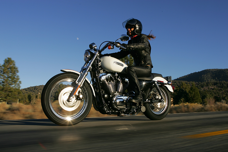 MOTORCYCLE REVIEW: The Lowdown on the New Sportster 1200L - Women Riders Now