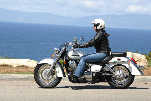 MOTORCYCLE REVIEW: 2006 Honda Shadow Aero - Women Riders Now