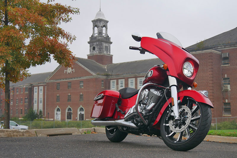 Review: 2019 Indian Motorcycle Chieftain Limited_Front_Right