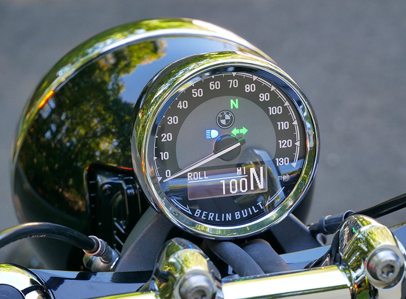 new motorcycle review 2021 BMW R 18 first edition dash display