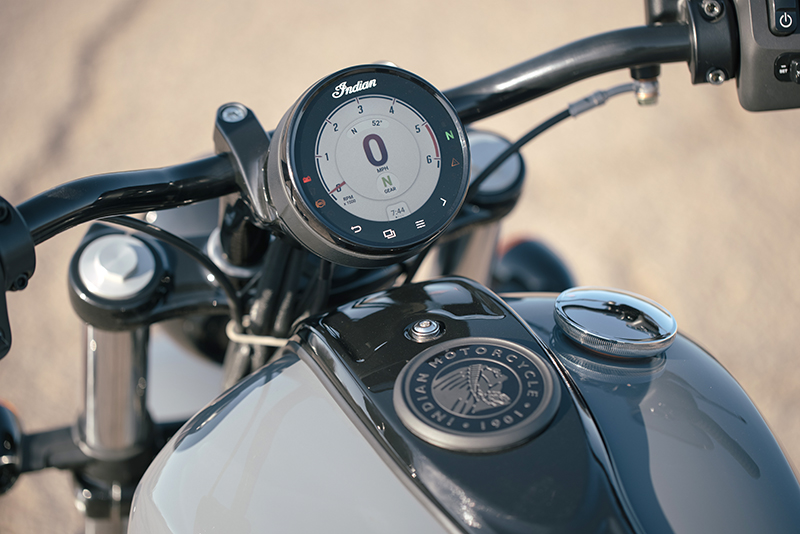 new motorcycle review 2022 indian motorcycle chief touchscreen display