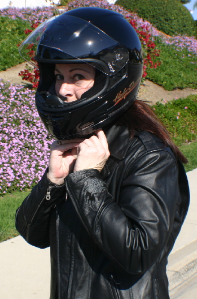 harley riders with full face helmets