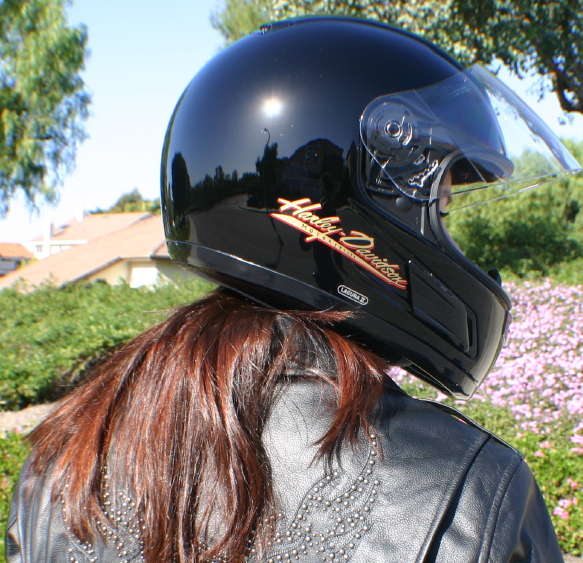 harley riders with full face helmets