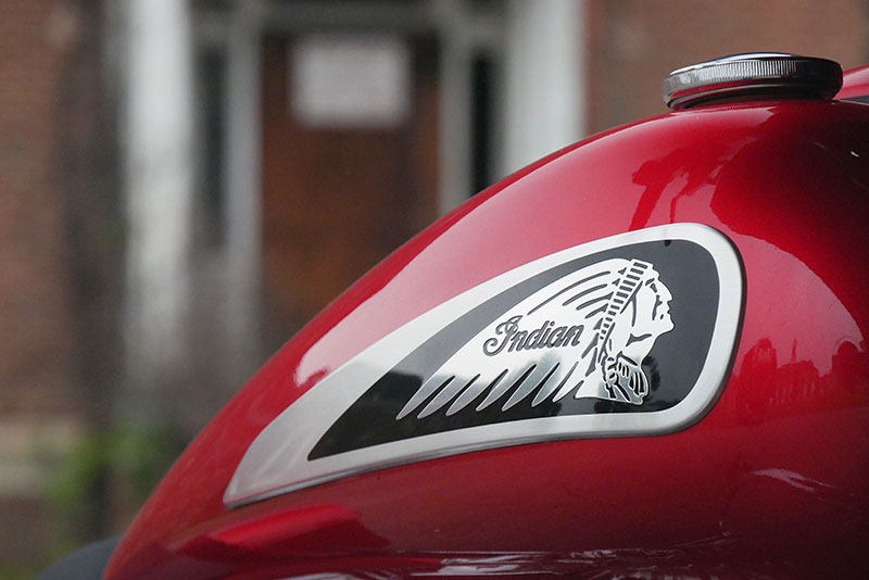 Review: 2019 Indian Motorcycle Chieftain Limited_tank_badge