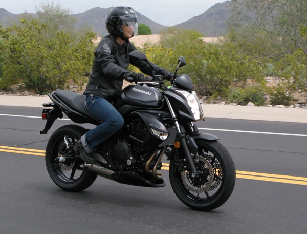 jury tilskuer undulate MOTORCYCLE REVIEW: Kawasaki ER-6n: A New Favorite for Women - Women Riders  Now