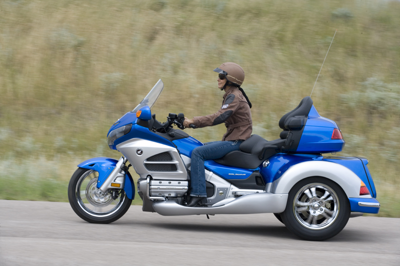 TRIKE REVIEW: Trike Conversion of Hondas 2012 Gold Wing - Women Riders Now