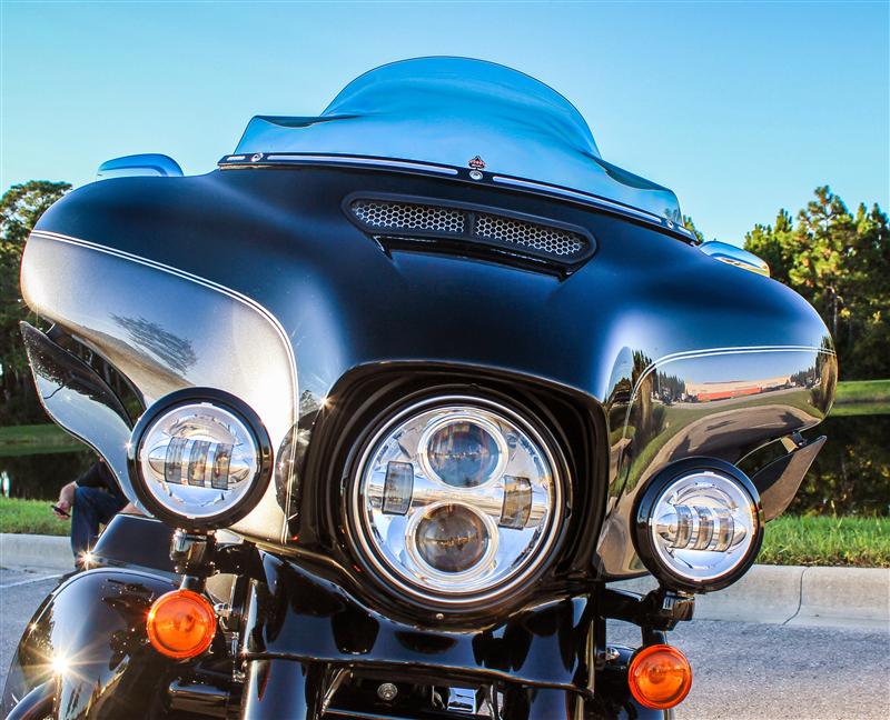 thumbnail image 2 of Shiny Chrome Honeycomb Mesh Grill For Harley Street Glide 2014-2018 – Front Fairing Vent Screen Cover 2 of 4