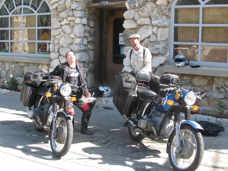 Riding Passes of Sierra Nevada Mountains Rock Inn