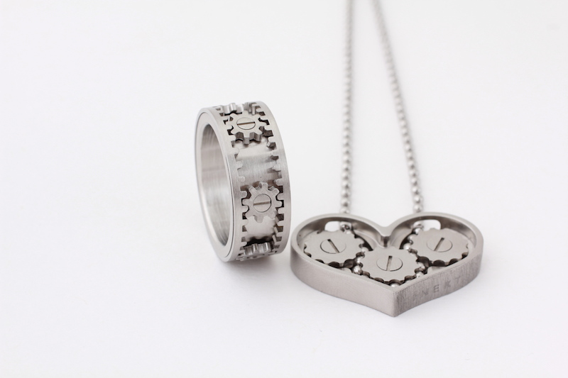 heart shaped gear necklace and ring