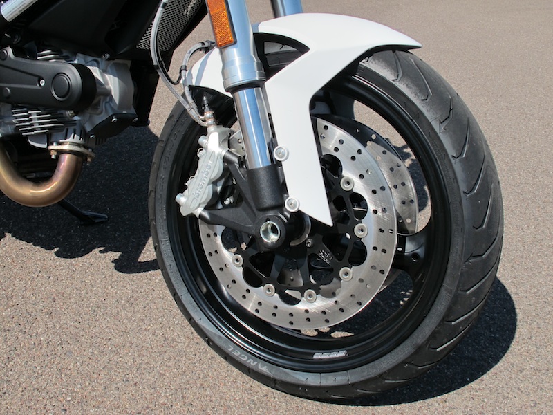 Motorcycle review 2014 Ducati Monster 696 brakes
