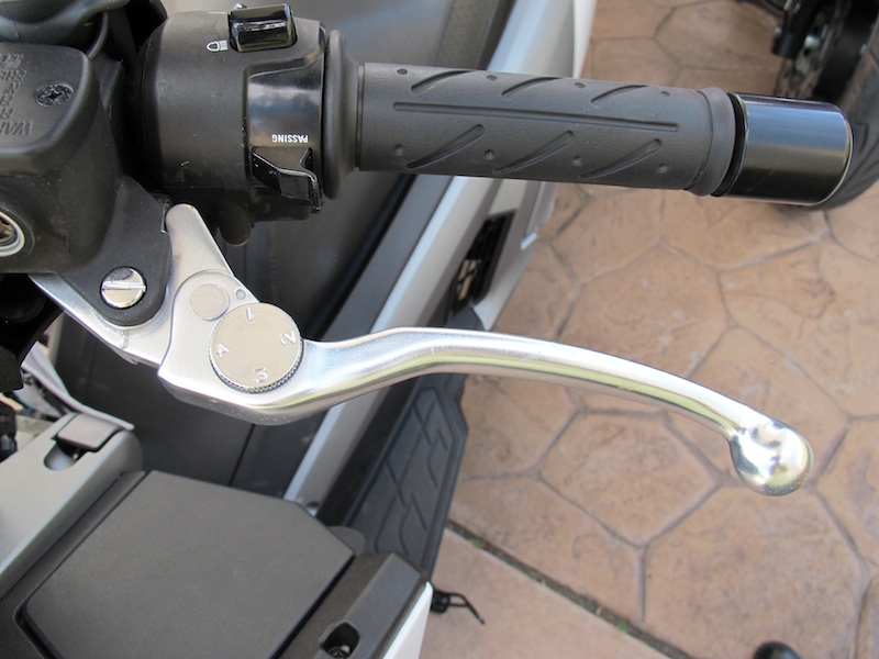 Scooter Review Kymco MyRoad brake lever 