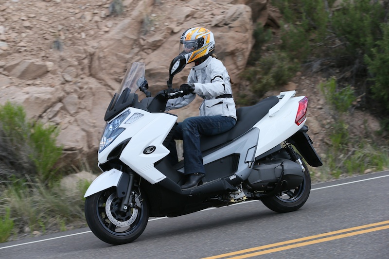 Scooter Review Kymco MyRoad 700i riding shot