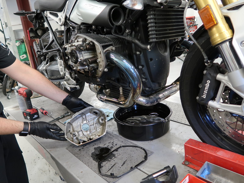 review 2016 bmw r ninet oil change