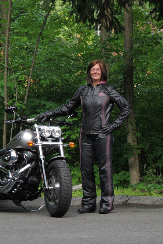 Review Harley-Davidson Pink Label Jacket, Chaps, Gloves Outfit