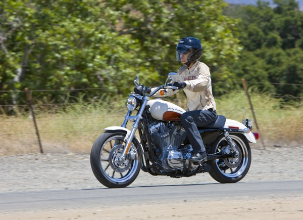 EXCLUSIVE MOTORCYCLE REVIEW: New 2011 Sportster 883L SuperLow - Women  Riders Now