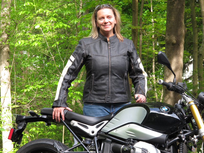 Review: Black Brands Vintage Styled Leather Women's Motorcycle