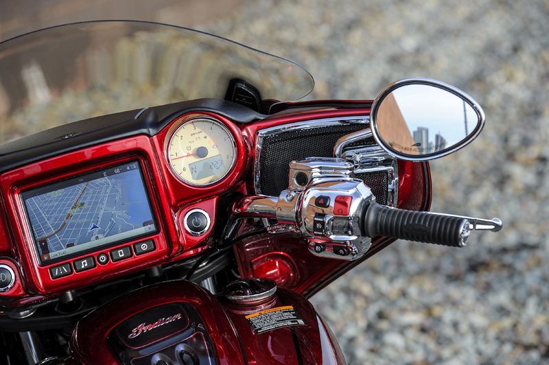 review 2017 indian motorcycle chieftain limited elite controls