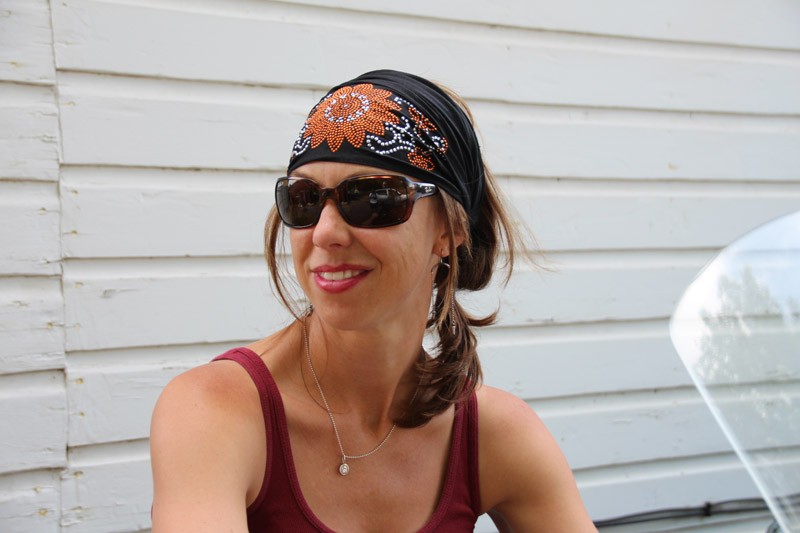 tilbage Relativitetsteori eksplosion Review: Stylish Headwraps that Stay on Your Head - Women Riders Now