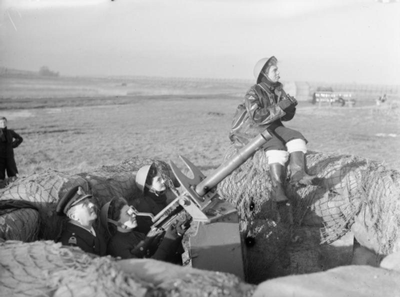 Pioneers Female Dispatch Riders of World War II trench soldiers