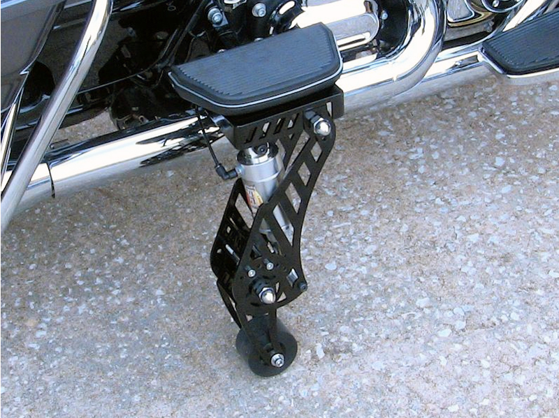 retractable wheels harley davidson electra glide standard close up