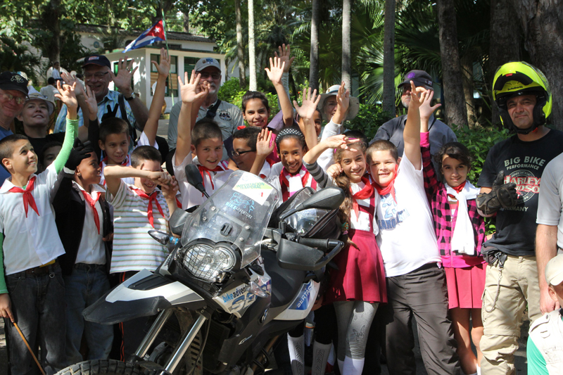 all women motorcycle tour in cuba locals