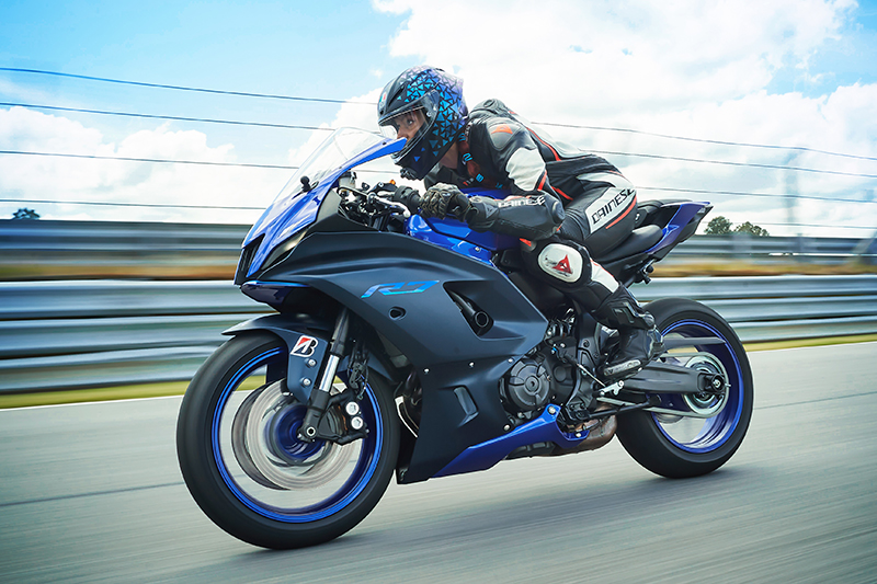 Rennie rides and reviews the new Yamaha YZF-R7