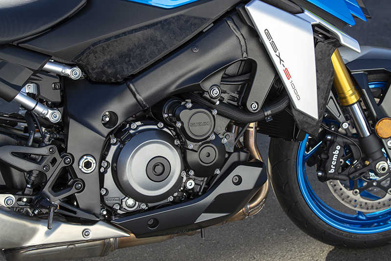 The GSX-S1000 is a “naked” bike, meaning there are no side fairings to hide its 999cc liquid-cooled 4-cylinder engine.