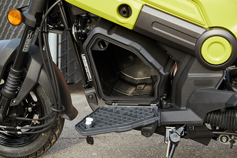 In addition to approachability, this configuration allows the Navi to include a small storage compartment along the side, which can be a small but significant convenience for around-the-town rides.