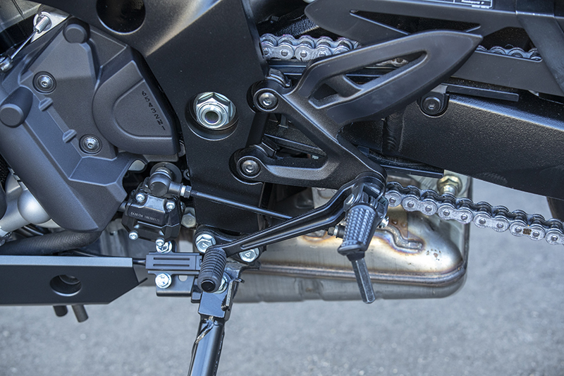 Using Suzuki’s Quick Shifter allows you to make super-quick and smooth shifts without having to use the clutch lever.